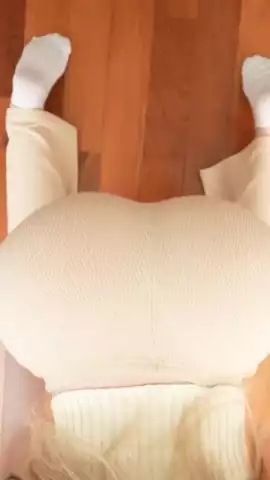 兴奋的大屁股室友喜欢吮吸我的鸡巴 d